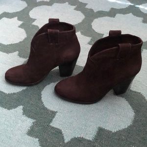 Vince Camuto Black Suede Booties Sz 7.5